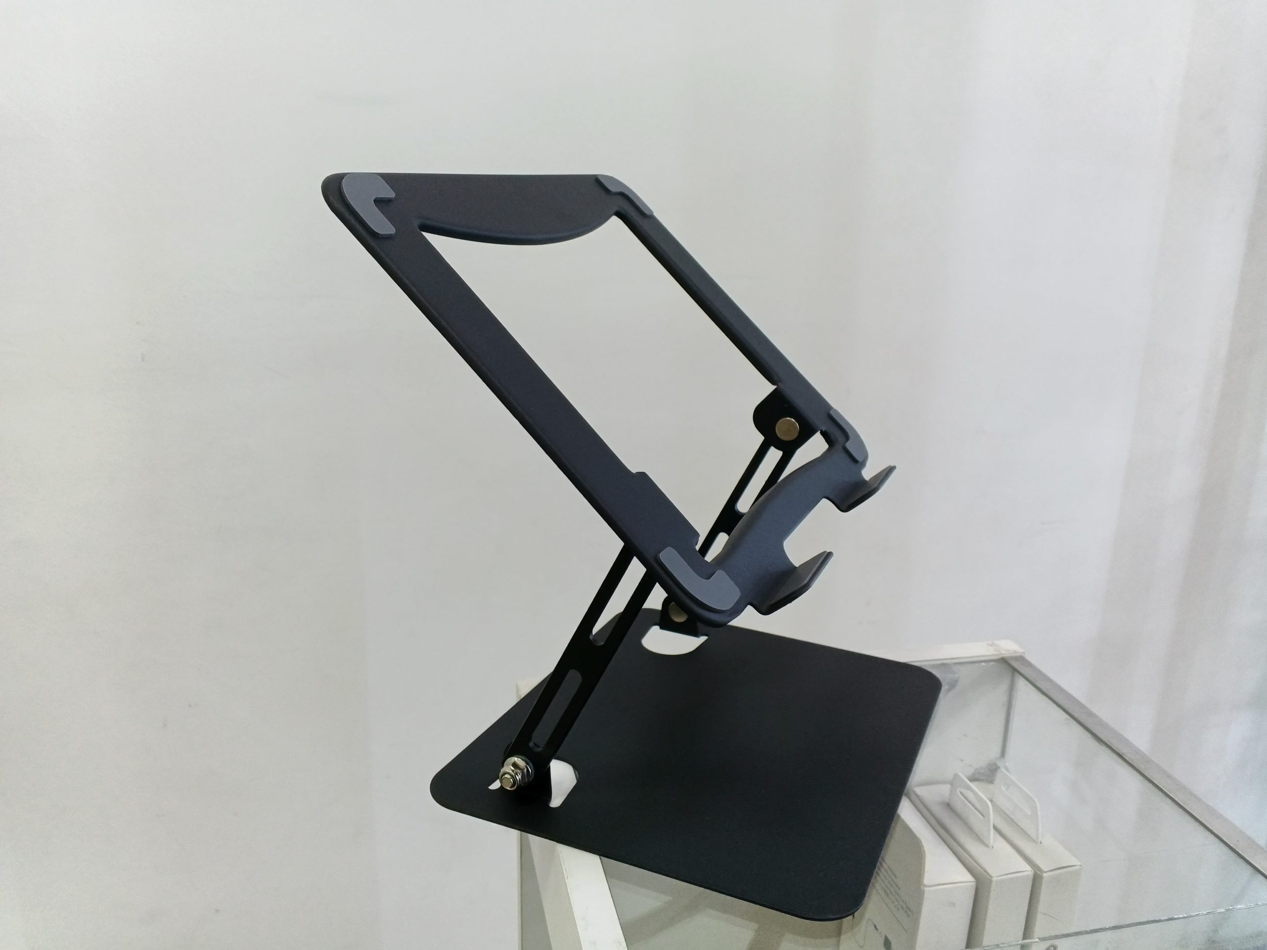 Soporte ajustable para Tablet o laptop de hasta 15,6 pulgadas - Imagen 3